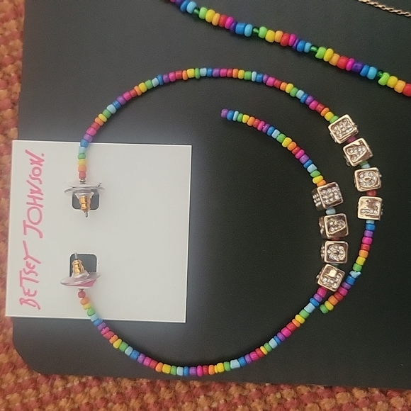 Necklace and earring - Picture 2 of 4